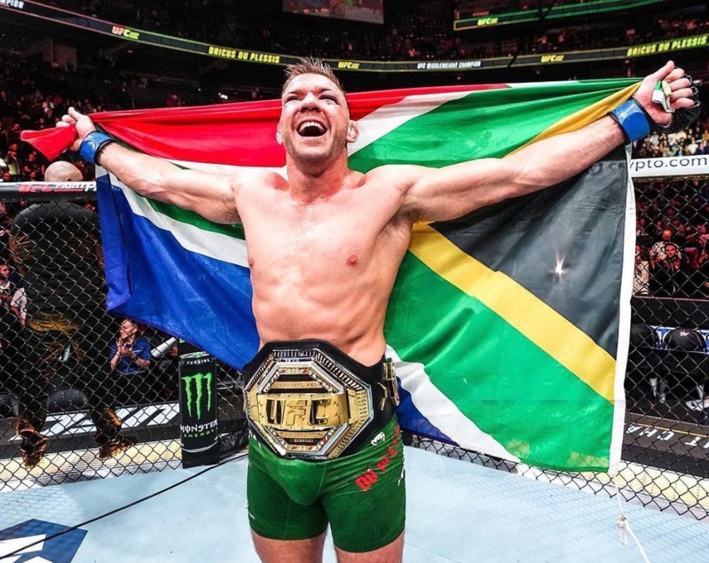 WATCH: “I HOPE IT’S THE BEST ADESANYA WE’VE SEEN” – Dricus Du Plessis On Adesanya, Strickland & UFC&nbsp;305!